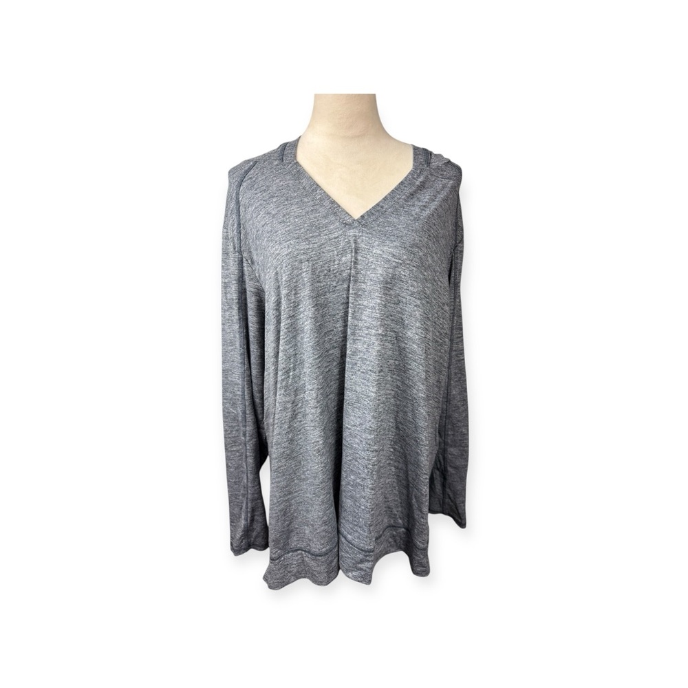 Livi Active blue long sleeve top with hood size 22/24